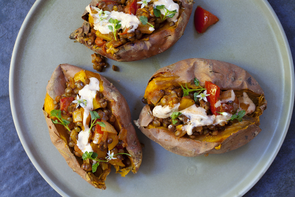 Sweet,Potatoes,With,Spicy,Lentils,,Yellow,Pepper,And,Tomato,Filling,